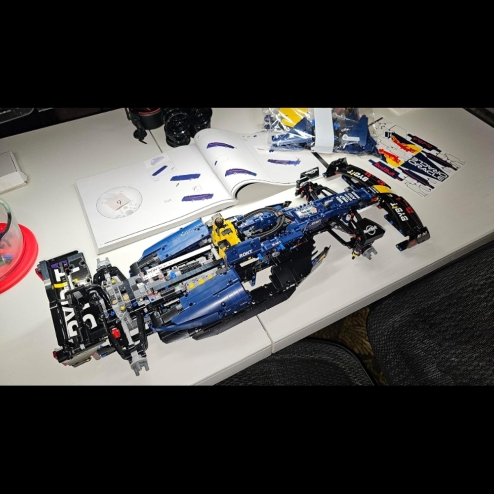 Lego Technic Racing Car - Blue, Red, Yellow - Picture 5 of 16